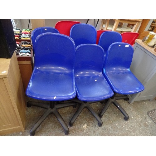 373 - 6 X BLUE SWIVEL DESK CHAIRS.