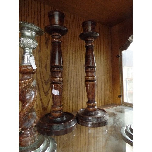 388 - 2 SETS OF VINTAGE TURNED-WOOD CANDLESTICKS. 1 SET HAS 'SILVER METAL' BASE AND TOP.