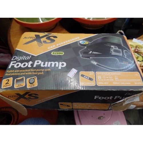 396 - AUTO XS DIGITAL FOOT PUMP. WITH DUAL PISTONS AND WIDE FOOT PAD. WITH BOX.