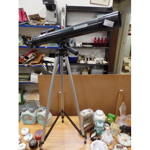 402 - TERRATEK TELESCOPE ON LIGHTWEIGHT TRIPOD STAND.