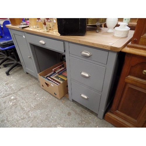 374 - LOVELY CONTEMPORARY MID-GREY UNIT/DESK, WITH BRUSHED CHROME HANDLES. ALMOST NEW CONDITION. HAS 2 DEE... 