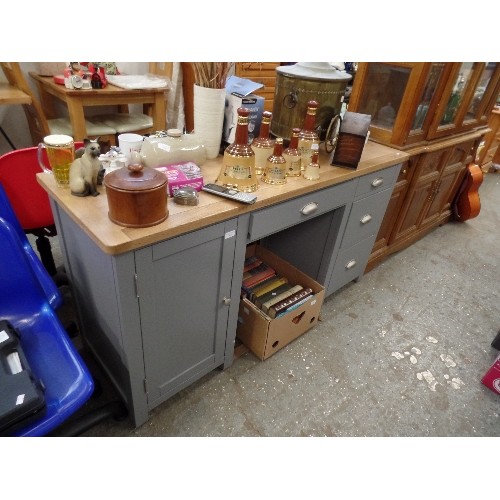 374 - LOVELY CONTEMPORARY MID-GREY UNIT/DESK, WITH BRUSHED CHROME HANDLES. ALMOST NEW CONDITION. HAS 2 DEE... 