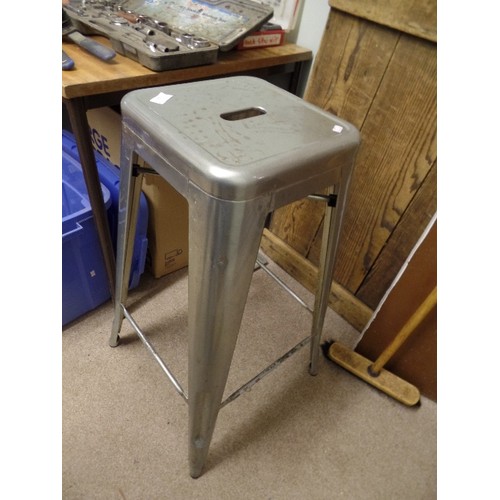 568 - MID CENTURY ALUMINIUM BAR STOOL