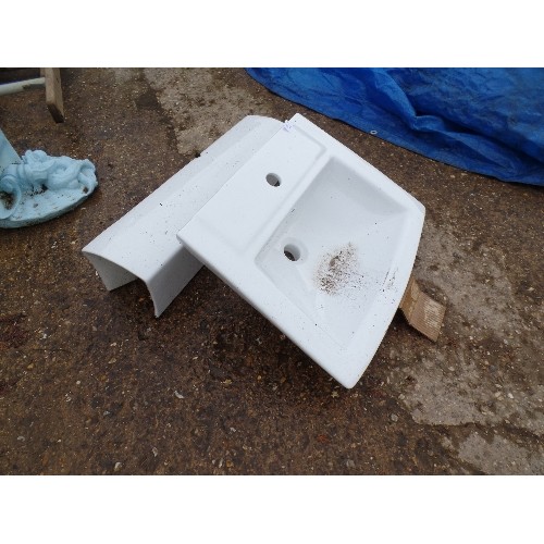 576 - CERAMIC BATHROOM SINK UNIT