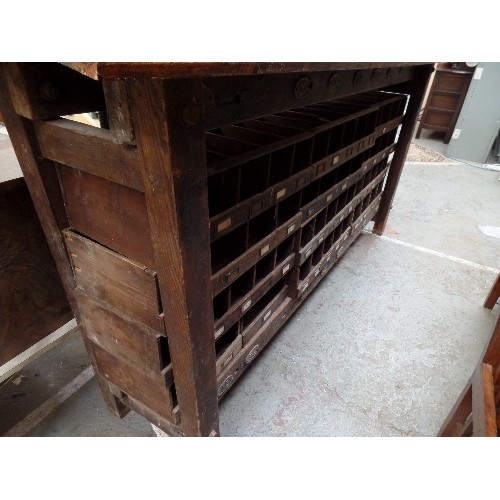 409 - AN EARLY 20TH CENTURY BANK OF PIGEON HOLE DRAWERS - HARDWARE SHOP / INDUSTRIAL / MERCHANTS SHELVING.... 