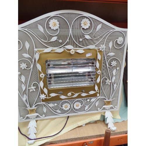 195 - A RARE LATE 1950'S / EARLY 60'S BELLING 2 BAR  ELECTRIC FIRE WITH ORNATE METALWORK SURROUND WITH URN... 