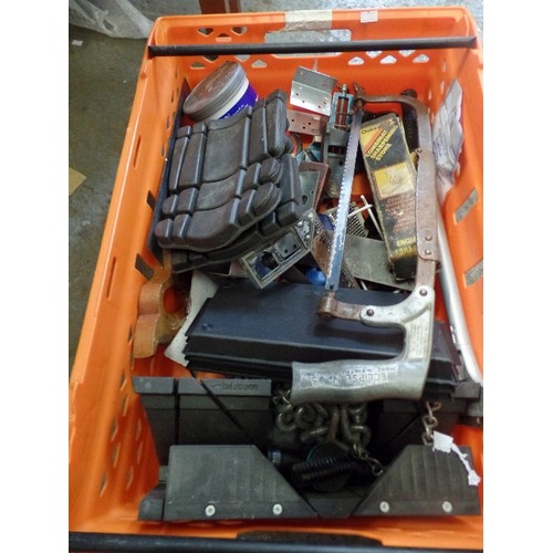 283 - LARGE CRATE OF MIXED TOOL ITEMS. HEAVY DUTY METAL CHAIN ETC.