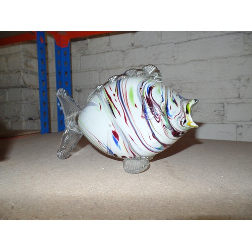 141 - COLLECTION OF FOUR 1960'S MURANO COLOURED GLASS FISH - THE LARGEST 33CM