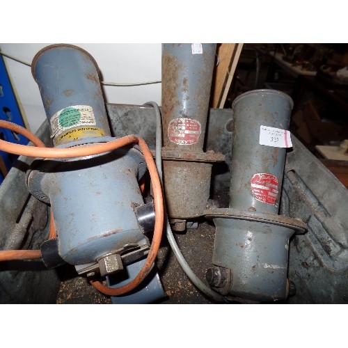 3 VINTAGE KLAXON HORNS, MODEL K1, BY KLAXON BIRMINGHAM IN A