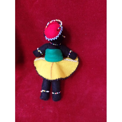 122A - A COLLECTION OF FOUR AFRICAN BEADWORK DOLLS, THE TALLEST 28CM