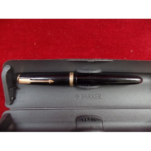 91 - VINTAGE BLACK PARKER FOUNTAIN PEN, THE GOLD NIB STAMPED 