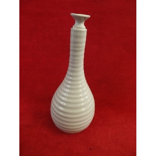 5 - CONTEMPORARY CERAMICS INCLUDING A SOPHIE CONRAN FOR PORTMEIRION OIL BOTTLE AND A LEAF BOWL BY 