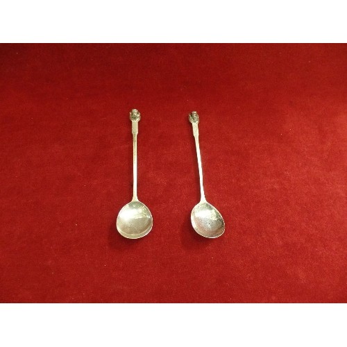 23 - A PAIR OF STERLING SILVER ARTS & CRAFTS SPOONS BY DRYAD METAL WORKS, LEICESTER WITH WINGED CHERUB TO... 