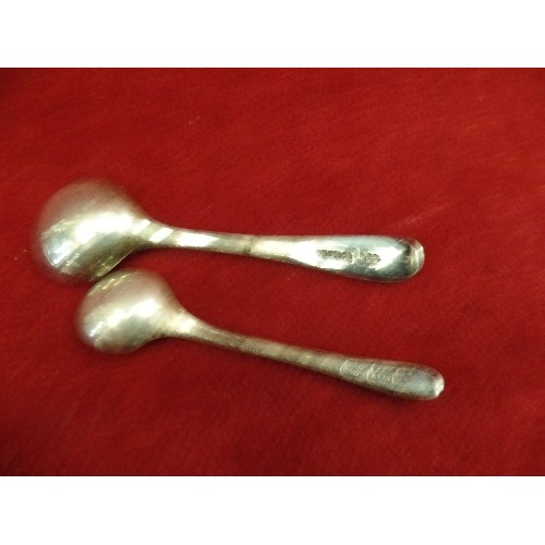 28 - COLLECTION OF STERLING SILVER SALT SPOONS INCLUDING A GEORGIAN SALT SHOVEL, FIDDLE PATTERN EXETER 18... 