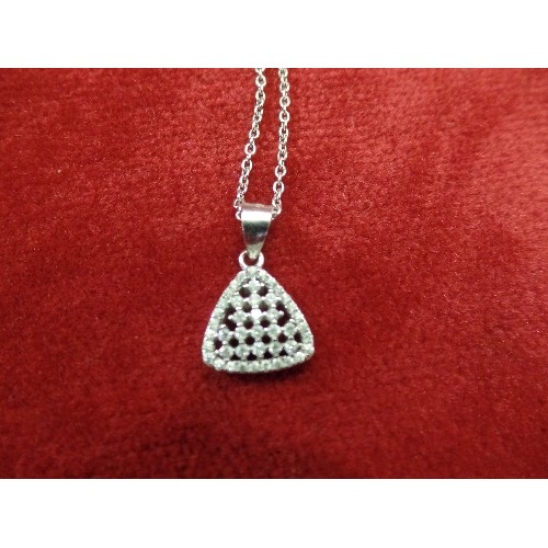 72 - A 925 SILVER NECKLACE, THE PENDANT SET WITH DIAMANTE