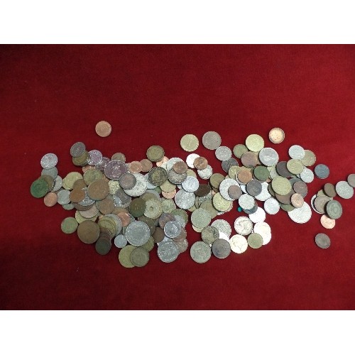 77A - BAG OF MOSTLY FOREIGN COINS - 20TH CENTURY - FRANCE, BAHRAIN, NETHERLANDS, AUSTRIA, BELGIUM ETC