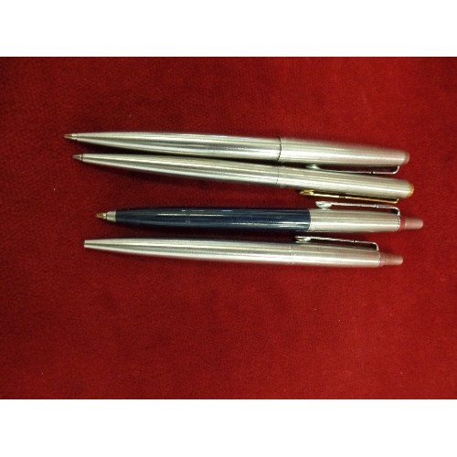 82 - 8 PARKER BALLPOINT PENS