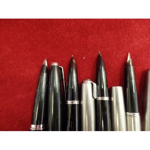 86 - 4 PARKER FOUNTAIN PENS WITH 14CT GOLD NIBS 2 NEED CLIPS