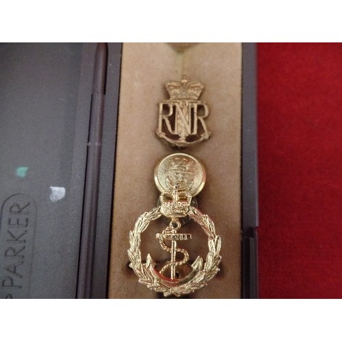 77J - ROYAL NAVY RESERVE GILT LAPEL BADGE, 3 ROYAL NAVY GILT LAPEL BADGES AND A BUTTON