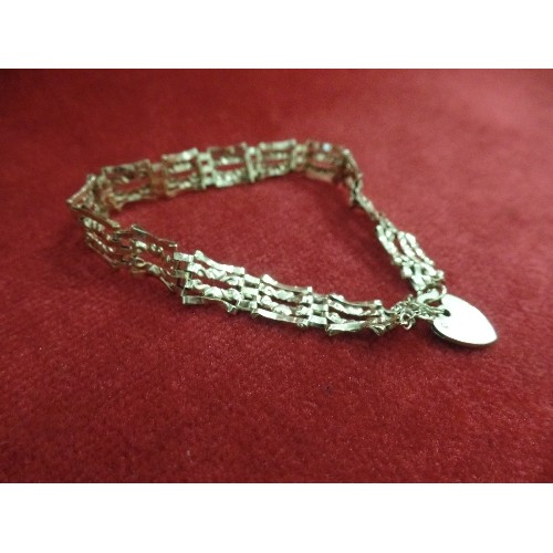 63C - 9CT GOLD GATE BRACELET WEIGHT 5.01gr