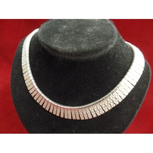 63F - A CHARMING ETRUSCAN STYLE FRINGE COLLAR NECKLACE IN SILVER METAL