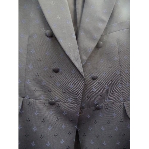 125A - GENTLEMANS FORMAL FROCK COAT. SIZE 46R. NAVY SELF-PATTERNED FABRIC. 70% WOOL. WILVORST. IMMACULATE C... 