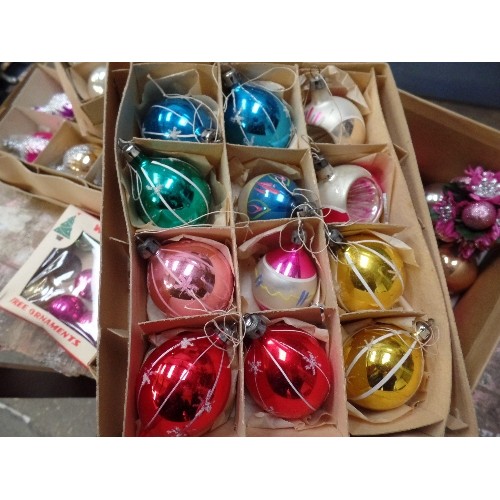 140A - QUANTITY OF VINTAGE CHRISTMAS BAUBLES, CONTAINED WITHIN 6 CARD BOXES. SOME ARE HAND-PAINTED, SOME WI... 