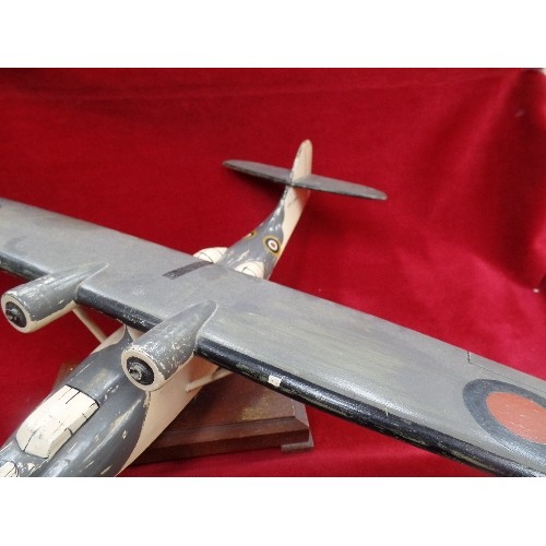 385 - A GOOD WW2 SCRATCH BUILD WOODEN MODEL OF AN RAF CONSOLIDATED CATALINA FLYING BOAT, USED BY COASTAL C... 