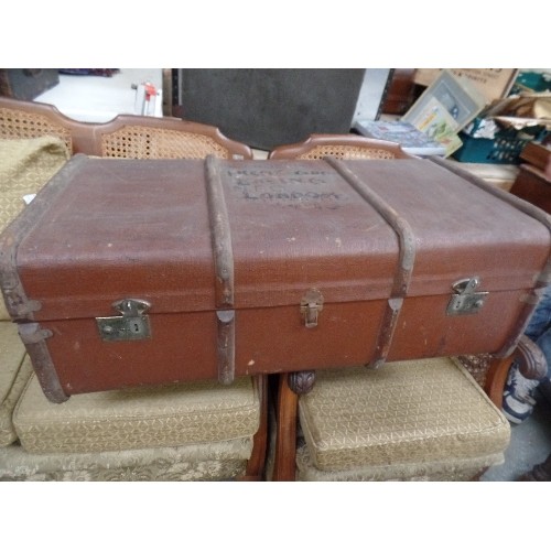 372 - VINTAGE WOODEN BOUND STEAMER TRUNK WITH LEATHER HANDLES