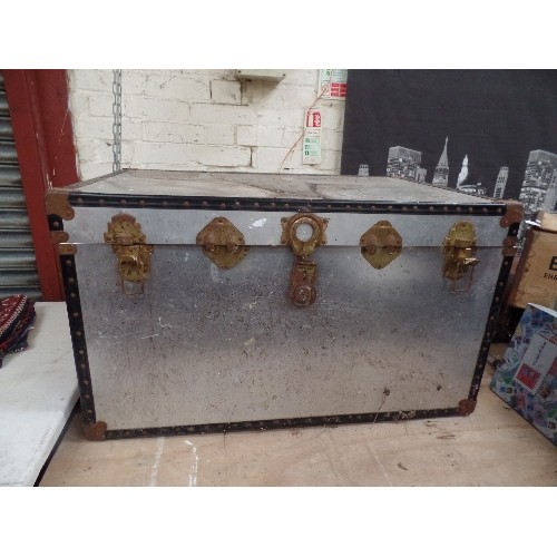 373 - LARGE HEAVY DUTY METAL TRUNK - 90CM X 60CM X 55CM