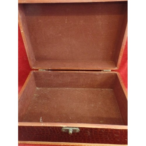 94 - NICE 'MOC-CROC' VINTAGE BOX. HINGED LID, VELVET LINED.