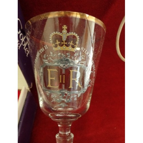 98 - PAIR OF RAVENHEAD GLASS JUBILEE EIIR GOBLETS. ORIGINAL BOX AND CERTIFICATE.