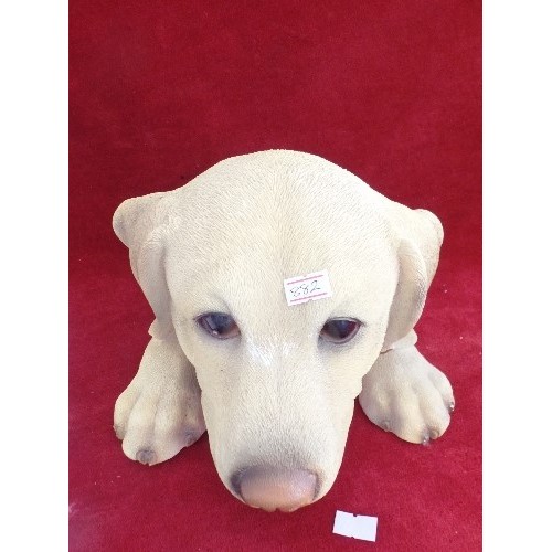 83 - LARGE GOLDEN LABRADOR HEAD. RESIN.