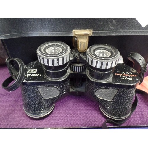 161 - VINTAGE CHINON EXTRA-WIDE ANGLE BINOCULARS. 7 X 35. FIELD 11o. NUMBER 20786. WITH CASE.