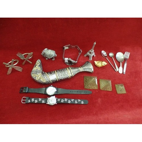 199 - SMALL COLLECTION OF BRASSWARE & SILVER-PLATE. INC A STAINLESS KNIFE IN A SHEATH, BRASS PYRAMIDS, NAP... 