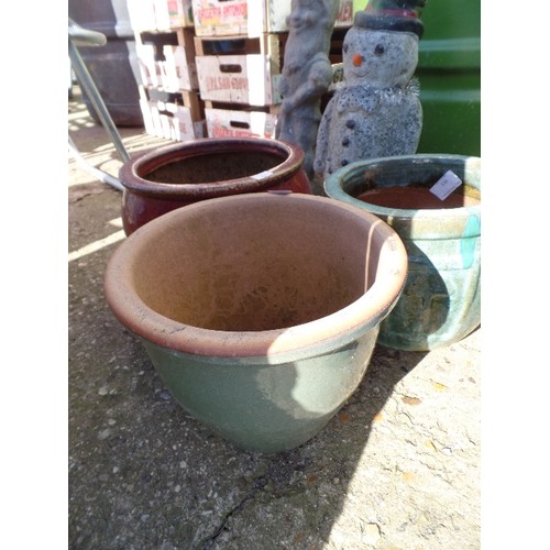 336 - 3 X SMALL GLAZED TERRACOTTA GARDEN PLANTERS.