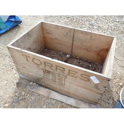 410 - VINTAGE WOODEN CRATE. 'VILAFRANCA DEL PENEDES TORRES-BARCELONA' SPAIN.