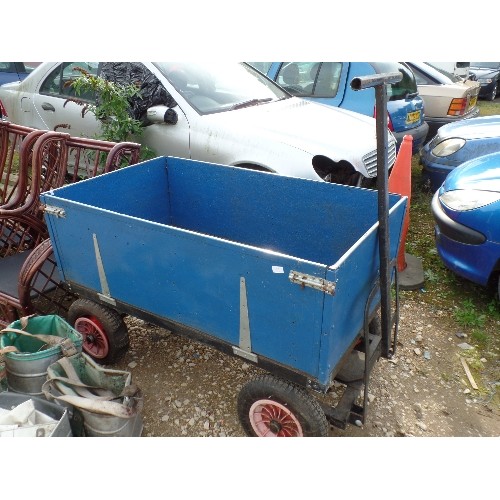 416 - LARGE BLUE HAND-PULL TROLLEY/CART. [BOX APPROX 133CML/77CMW/47CMD. STEERABLE. PNEUMATIC TYRES. STEEL... 