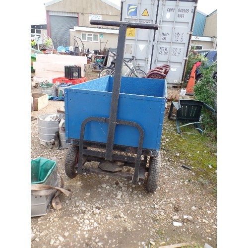 416 - LARGE BLUE HAND-PULL TROLLEY/CART. [BOX APPROX 133CML/77CMW/47CMD. STEERABLE. PNEUMATIC TYRES. STEEL... 