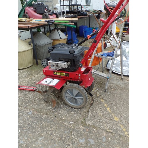 417 - ROTOVATOR. BRIGGS & STRATTON QUANTUM EDGE. EARTHQUAKE BADGER. 6.5 HP.