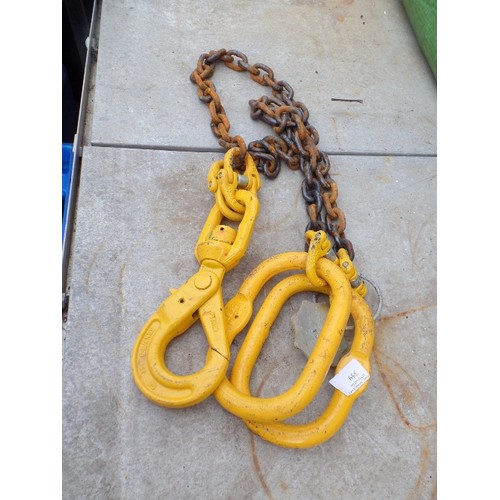 359 - GRADE 8 LIFTING CHAIN, WITH HOOKS AND RINGS. 1600 KG.