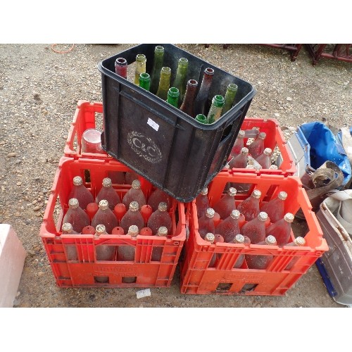 408 - 4 X UNIGATE SOFT DRINK CRATES, WITH SCREW-TOP BOTTLES. 1 IS CC, FULL OF EMPTY WINE BOTTLES.