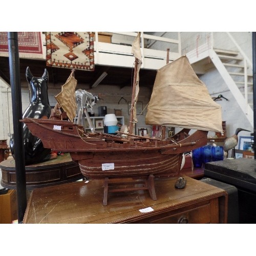 498 - WOODEN SCRATCHBUILT CHINESE JUNK SHIP. ON WOODEN STAND. 60CM L