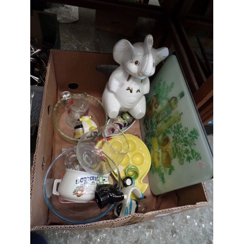 517 - BOX OF MIXED ITEMS. INC PYREX BOWL, LARGE BRANDY BALLOON, CERAMIC ELEPHANT PLANTER ETC.