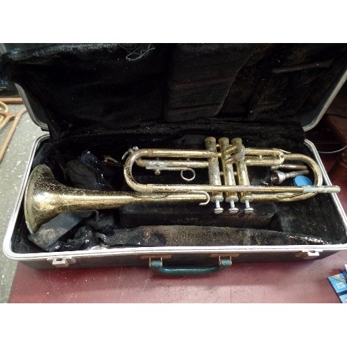 480 - BUNDY BRASS TRUMPET, WITH 2 MOUTH PIECES. IN HARD-CASE.