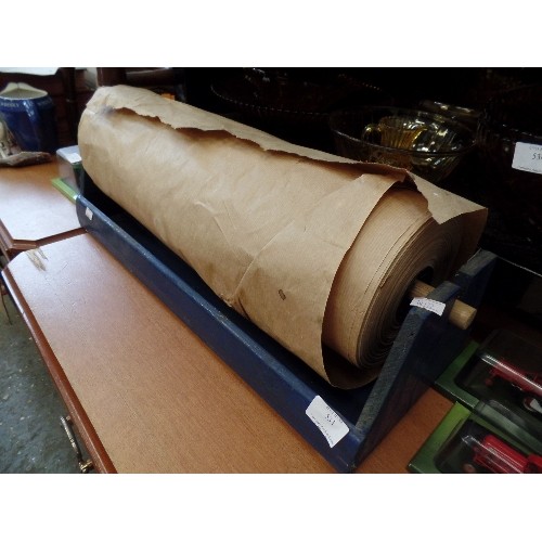 531 - FLORISTS PAPER CUTTING MACHINE, WITH BROWN PAPER ROLL.