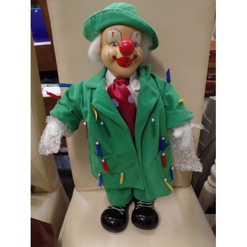 625 - BOXED BOND STREET COLLECTION. 3D CLOWN ORNAMENT.