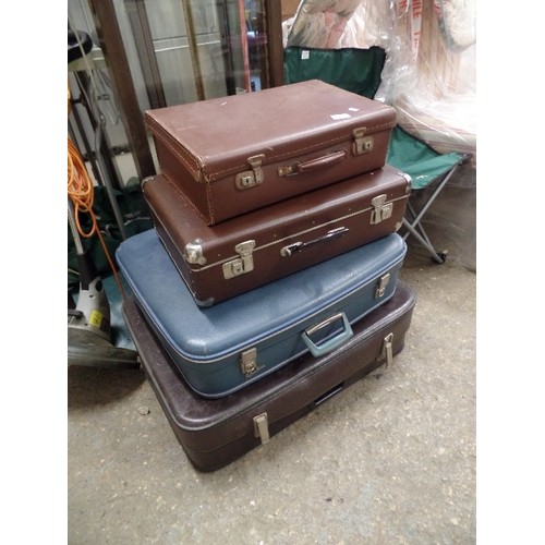 669 - 4 X VINTAGE SUITCASES.