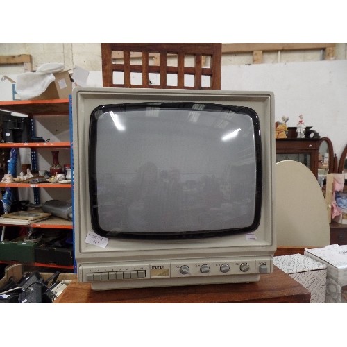 681 - RETRO TRIUMPH CTV8209 TELEVISION.