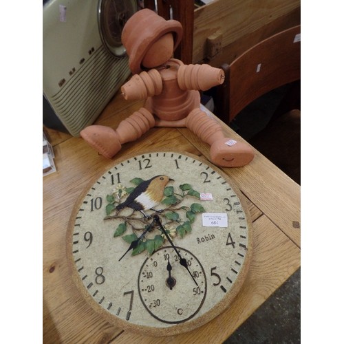 684 - ROBIN GARDEN WALL CLOCK, AND A TERRACOTTA FLOWER POT MAN.